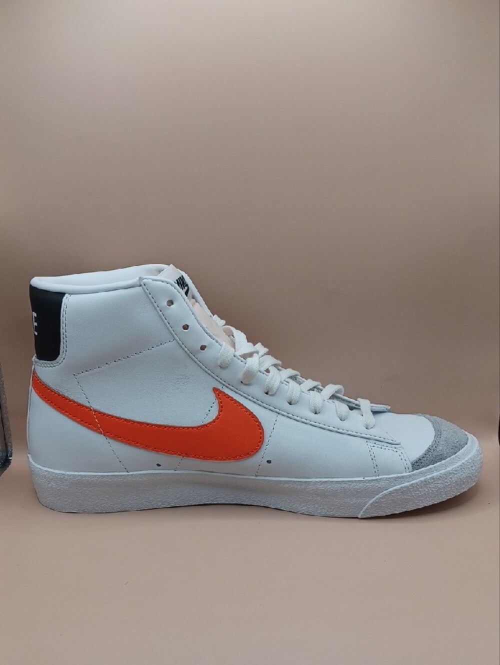 NWOB Nike Blazer Mid '77 Vintage Sneaker-Safety Orange Men Size 11.5 US - Picture 11 of 14